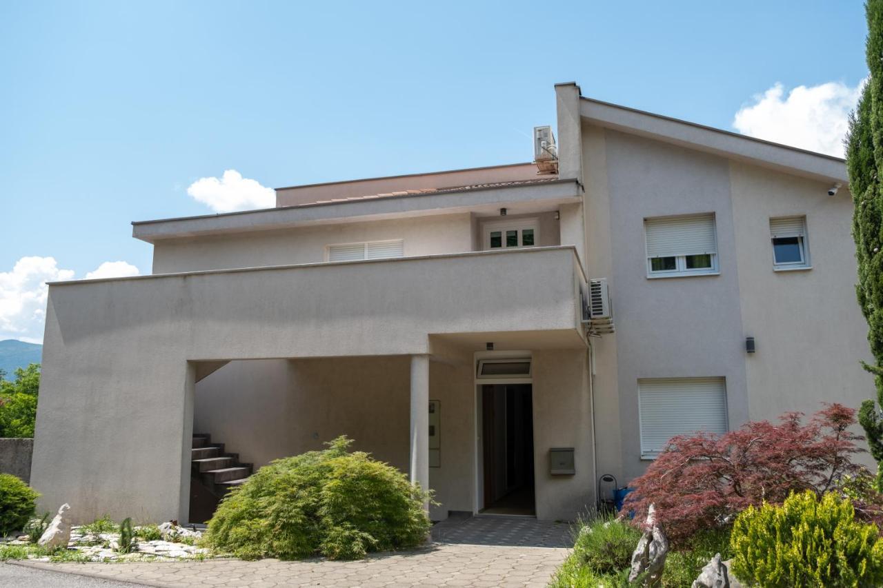 מוסטר Villa Mir מראה חיצוני תמונה