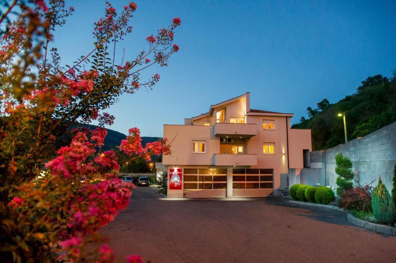 מוסטר Villa Mir מראה חיצוני תמונה